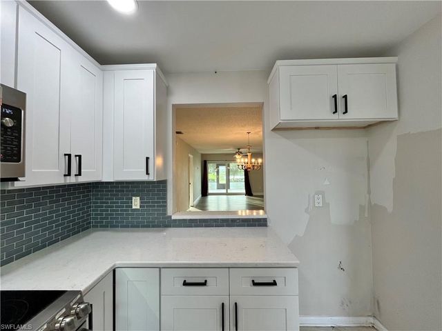 6986 Winkler RD, Fort Myers, FL 33919