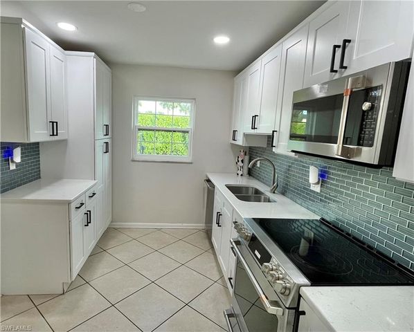 6986 Winkler RD, Fort Myers, FL 33919