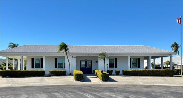 6986 Winkler RD, Fort Myers, FL 33919