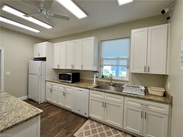 6986 Winkler RD, Fort Myers, FL 33919