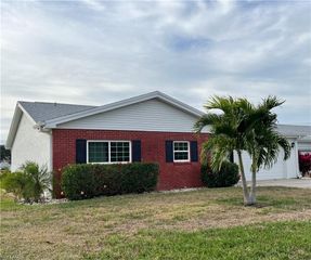 6986 Winkler RD, Fort Myers, FL 33919