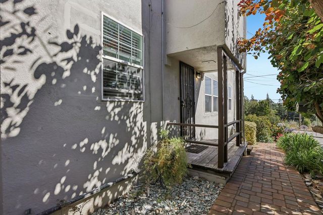 4844 Daisy Street, Oakland, CA 94619