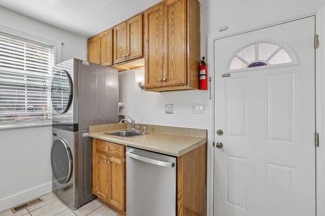 4844 Daisy Street, Oakland, CA 94619