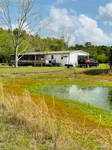 5568 Forest Hills Ln, Milton, FL 32570