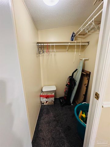 5568 Forest Hills Ln, Milton, FL 32570