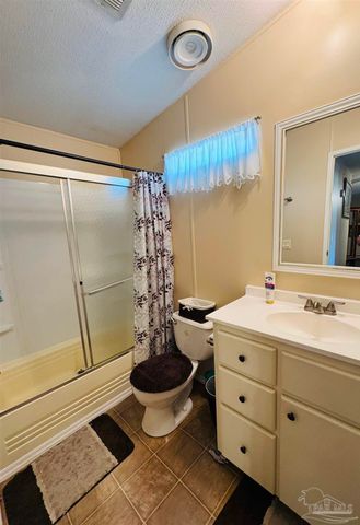5568 Forest Hills Ln, Milton, FL 32570