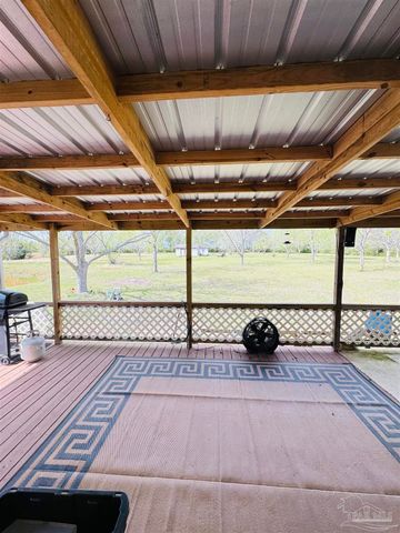 5568 Forest Hills Ln, Milton, FL 32570