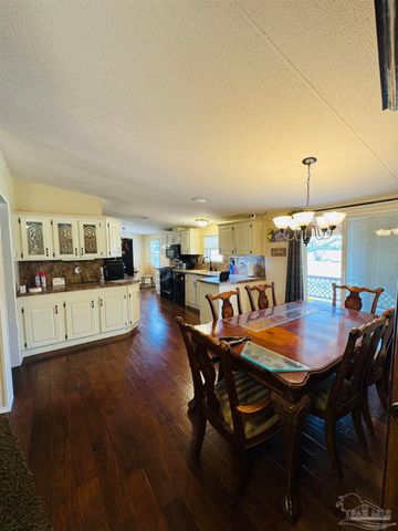 5568 Forest Hills Ln, Milton, FL 32570