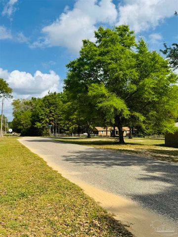 5568 Forest Hills Ln, Milton, FL 32570