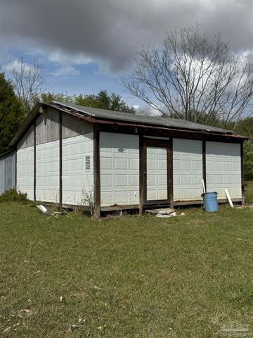 5568 Forest Hills Ln, Milton, FL 32570