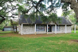 1518 S Columbia Drive, West Columbia, TX 77486