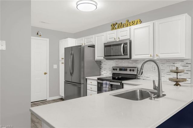 1328 Crosswinds Drive, High Point, NC 27265