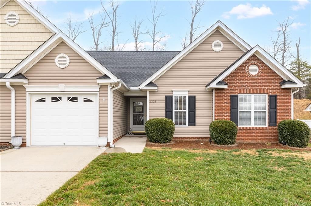 1328 Crosswinds Drive, High Point, NC 27265