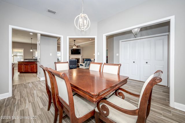 1019 Cardinal Cove, Ocean Springs, MS 39564