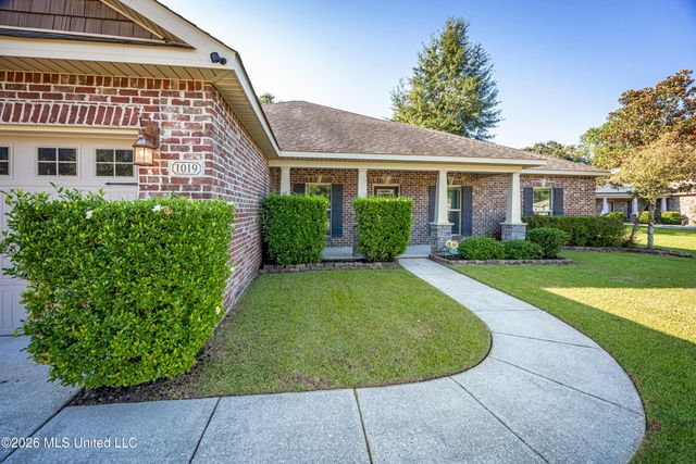 1019 Cardinal Cove, Ocean Springs, MS 39564