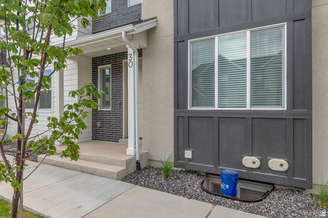 30 S MOONLIT RD, Mapleton, UT 84664