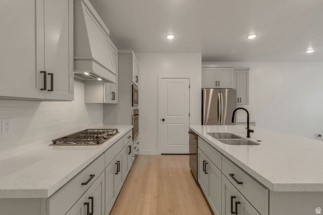 30 S MOONLIT RD, Mapleton, UT 84664