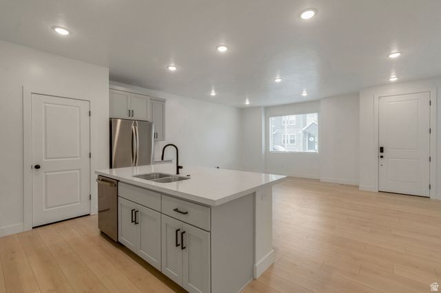 30 S MOONLIT RD, Mapleton, UT 84664