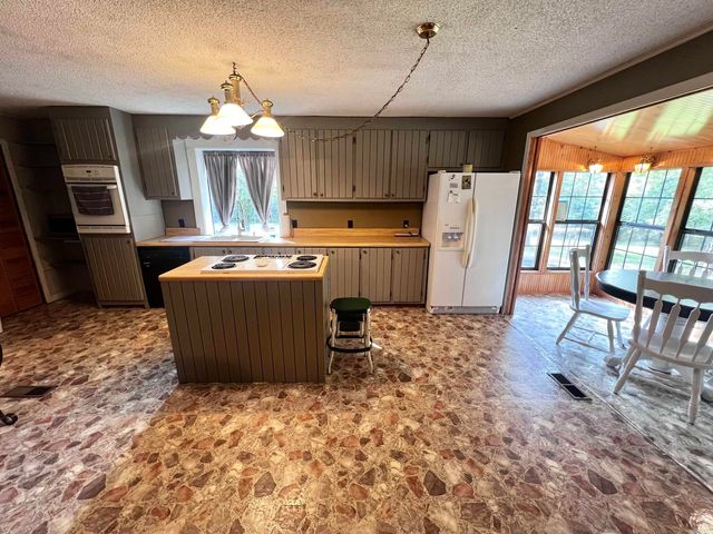 1695 Chicot Trail, Bismarck, AR 71929