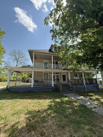 138 S Main St, Cornersville, TN 37047