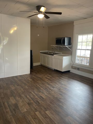 138 S Main St, Cornersville, TN 37047