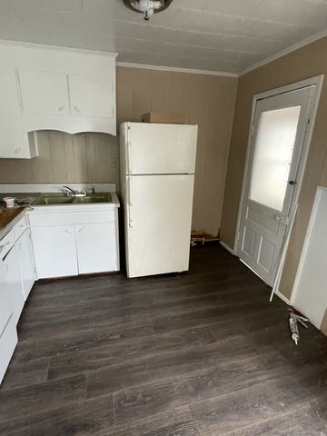 138 S Main St, Cornersville, TN 37047