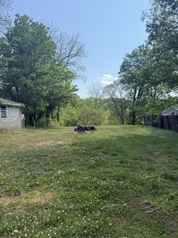 138 S Main St, Cornersville, TN 37047