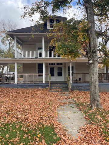 138 S Main St, Cornersville, TN 37047