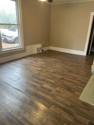 138 S Main St, Cornersville, TN 37047