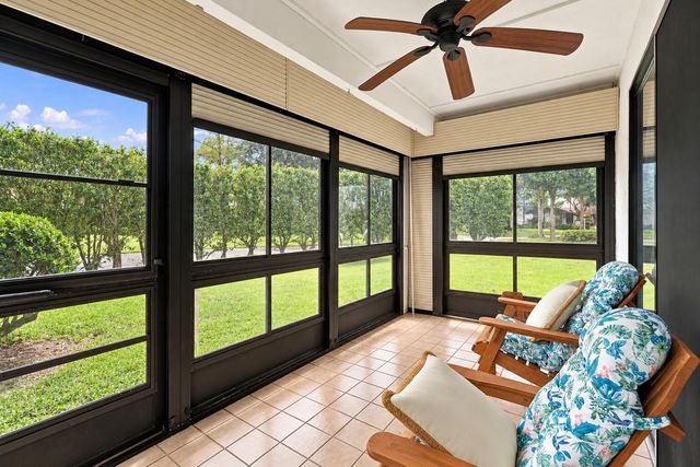 459 KNOLLWOOD Court 459, Royal Palm Beach, FL 33411