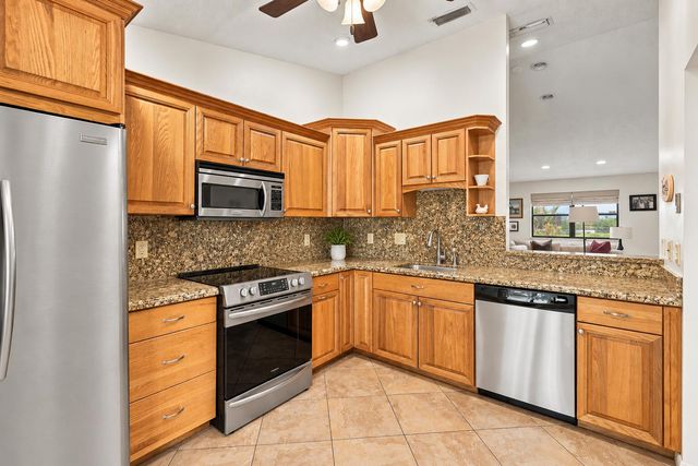 459 KNOLLWOOD Court 459, Royal Palm Beach, FL 33411
