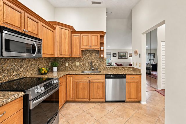 459 KNOLLWOOD Court 459, Royal Palm Beach, FL 33411