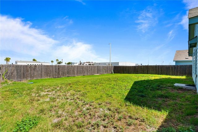 3105 Corvette Dr, Robstown, TX 78380
