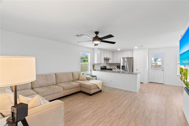 3105 Corvette Dr, Robstown, TX 78380