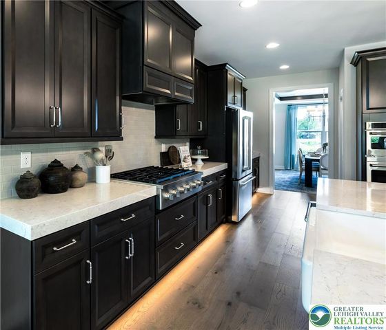 5401 Red Oak Drive, Upper Saucon Twp, PA 18049