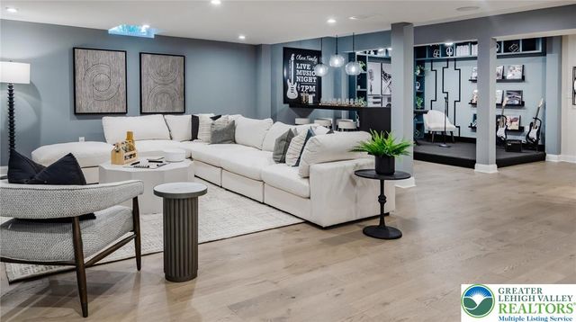 5401 Red Oak Drive, Upper Saucon Twp, PA 18049