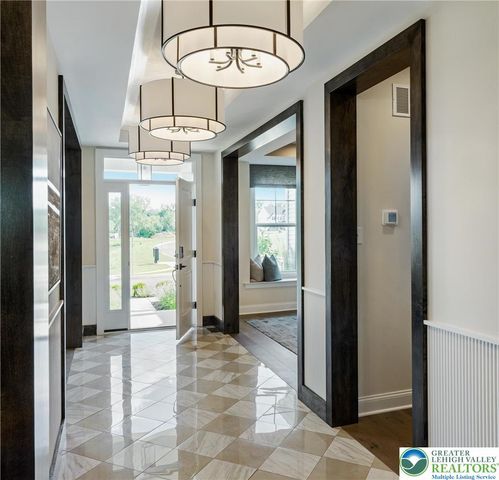 5401 Red Oak Drive, Upper Saucon Twp, PA 18049