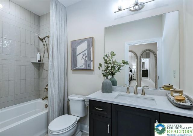 5401 Red Oak Drive, Upper Saucon Twp, PA 18049