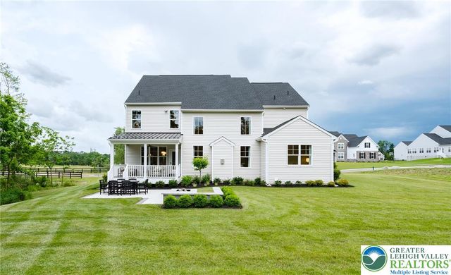 5401 Red Oak Drive, Upper Saucon Twp, PA 18049