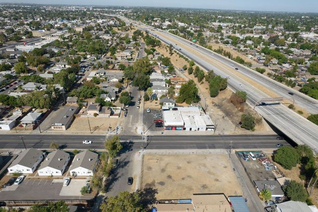 704 N Fresno Street, Fresno, CA 93701