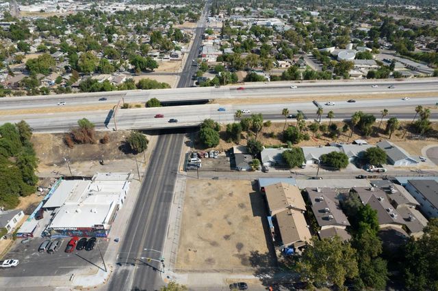 704 N Fresno Street, Fresno, CA 93701