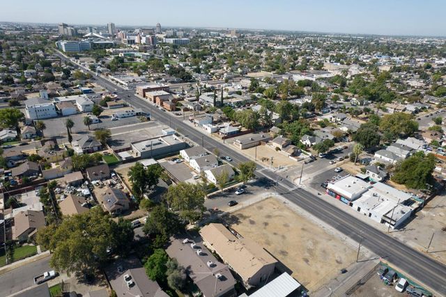 704 N Fresno Street, Fresno, CA 93701