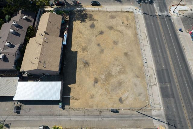 704 N Fresno Street, Fresno, CA 93701