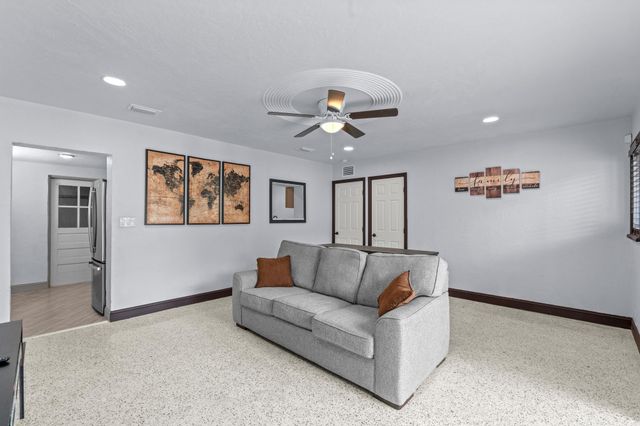 741 W 10th Street, Riviera Beach, FL 33404