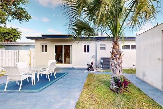 741 W 10th Street, Riviera Beach, FL 33404
