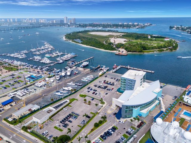 741 W 10th Street, Riviera Beach, FL 33404