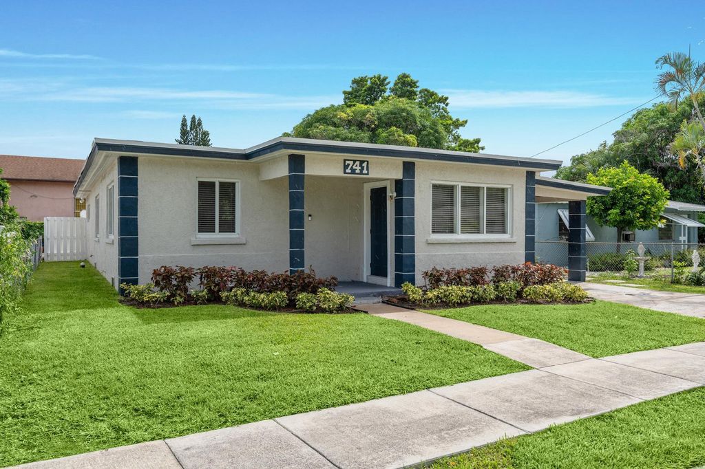 741 W 10th Street, Riviera Beach, FL 33404