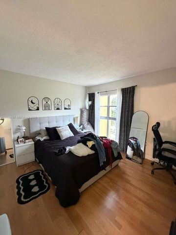 8775 Park Blvd 318, Miami, FL 33172