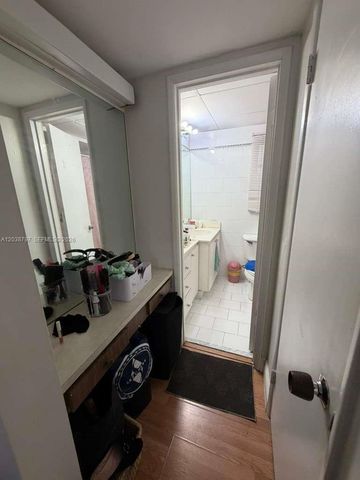 8775 Park Blvd 318, Miami, FL 33172