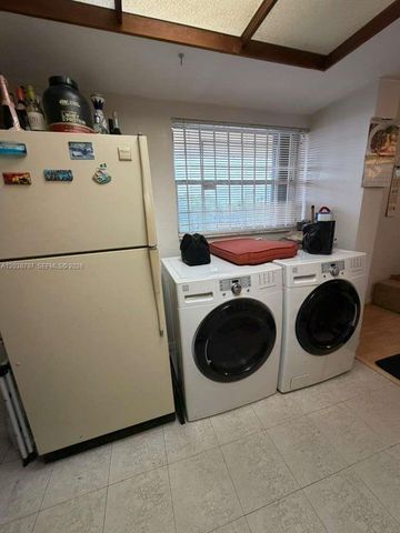 8775 Park Blvd 318, Miami, FL 33172